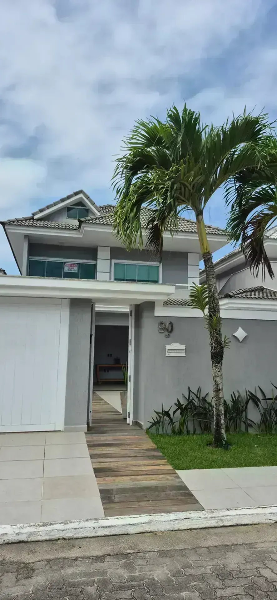 Furnished triplex house with 4 bedrooms and 5 baths — photo 4