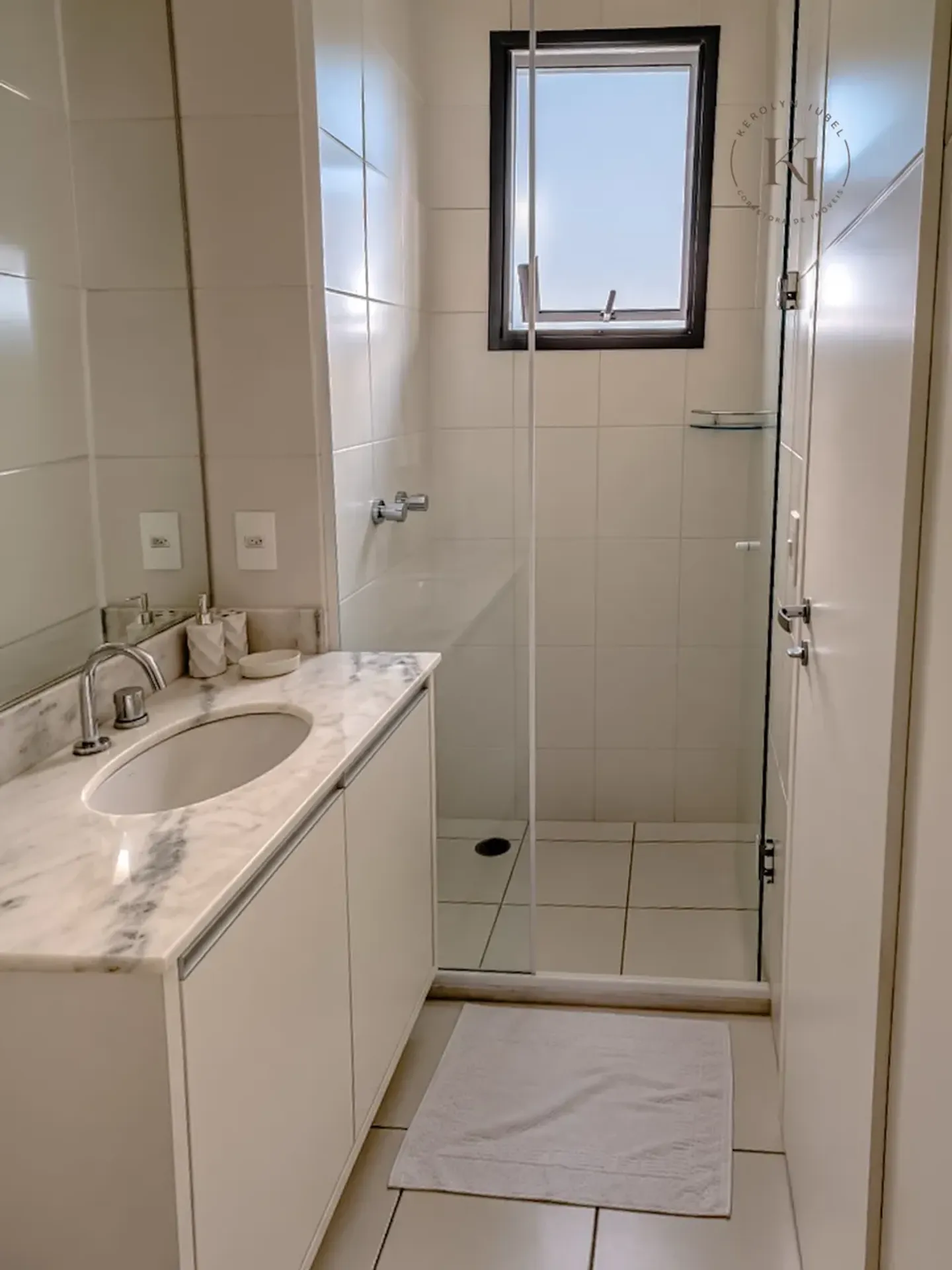 Apartment on the 10th floor with a glass-enclosed balcony — photo 12