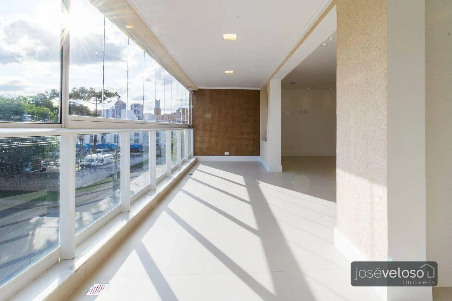 Apartment with open-plan kitchen and 4 bedrooms, 297 m² — photo 4