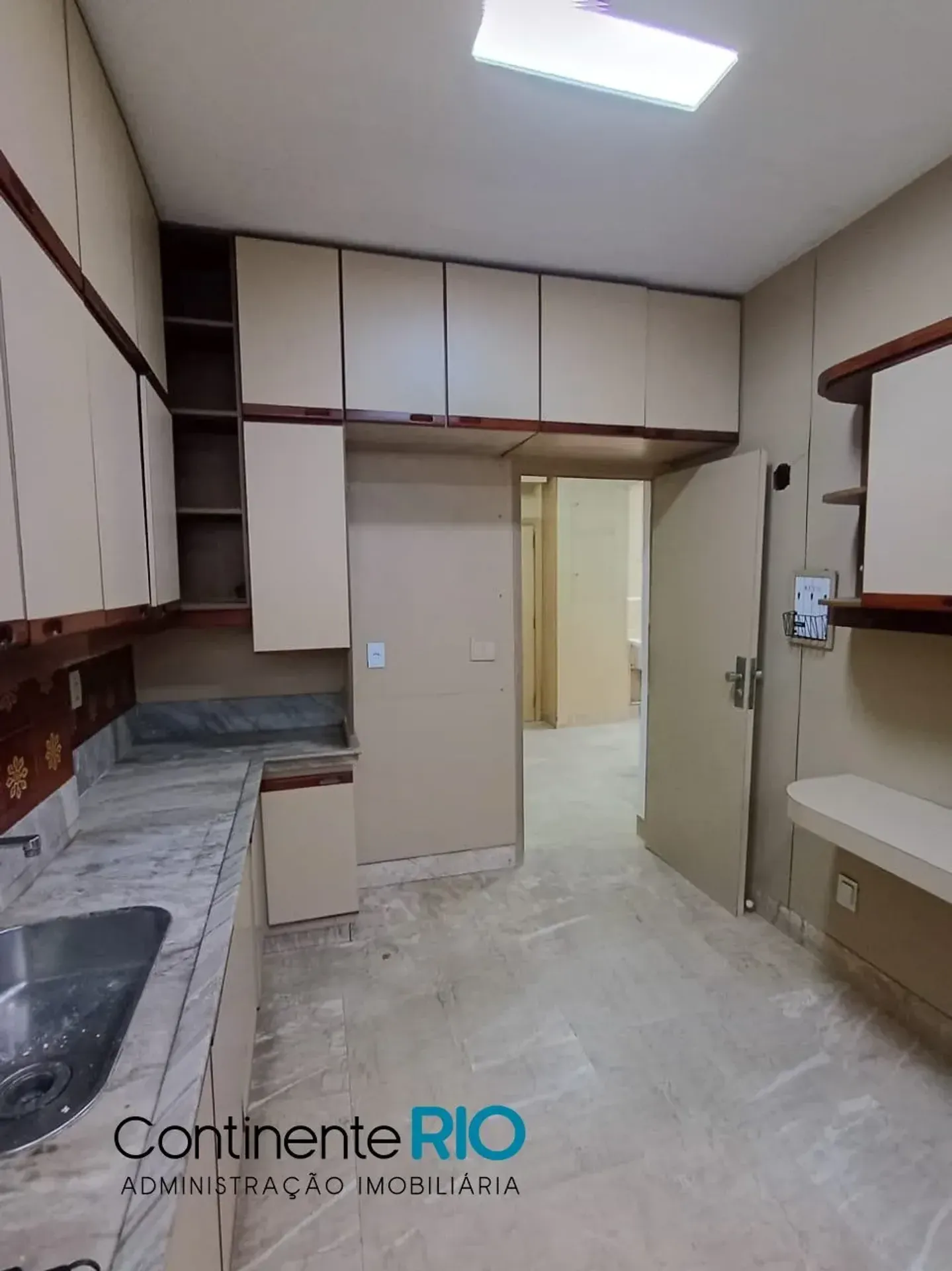 Ванна та 4 спальні: квартира 200 м² — photo 9