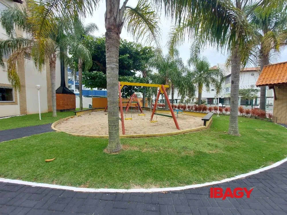 Apartamento de 2 dormitórios com piscina ao ar livre — photo 3