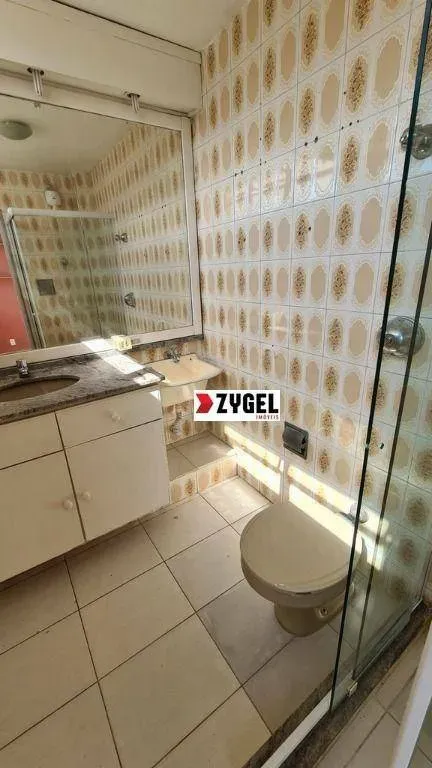 Apartamento de 1 quarto com piso de madeira ou laminado — photo 14