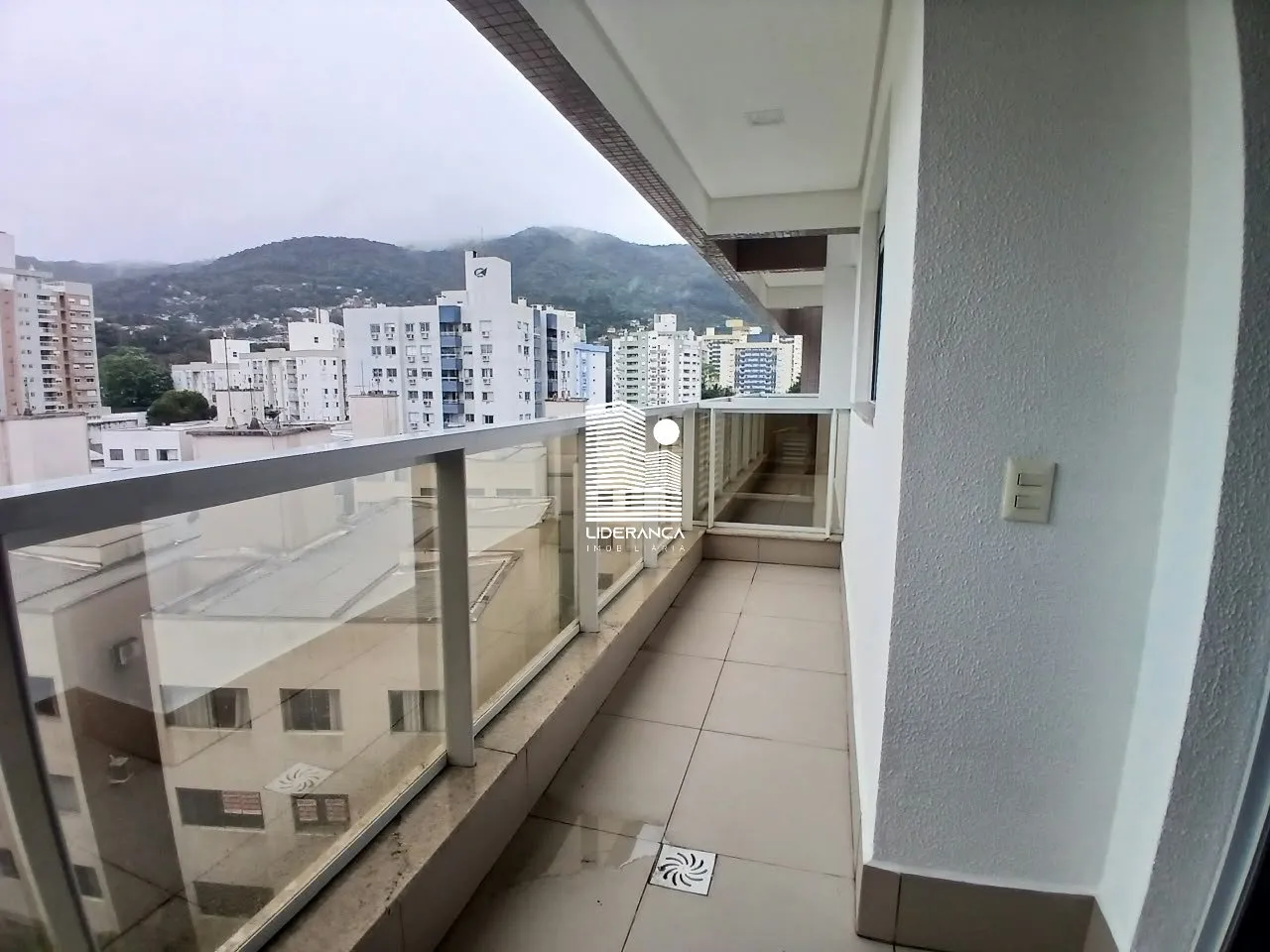 Mountain view in a 2-bedroom apartment, 79 m² — photo 2