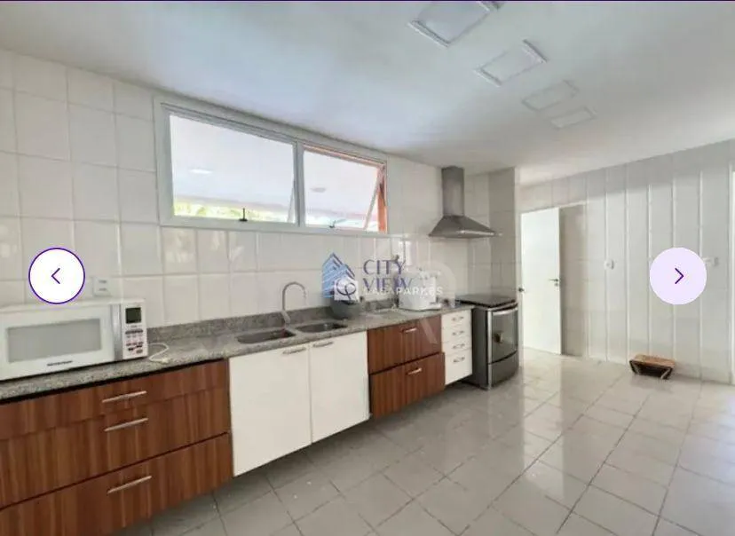 House with 5 bedrooms, separate kitchen, 750 m² — photo 12
