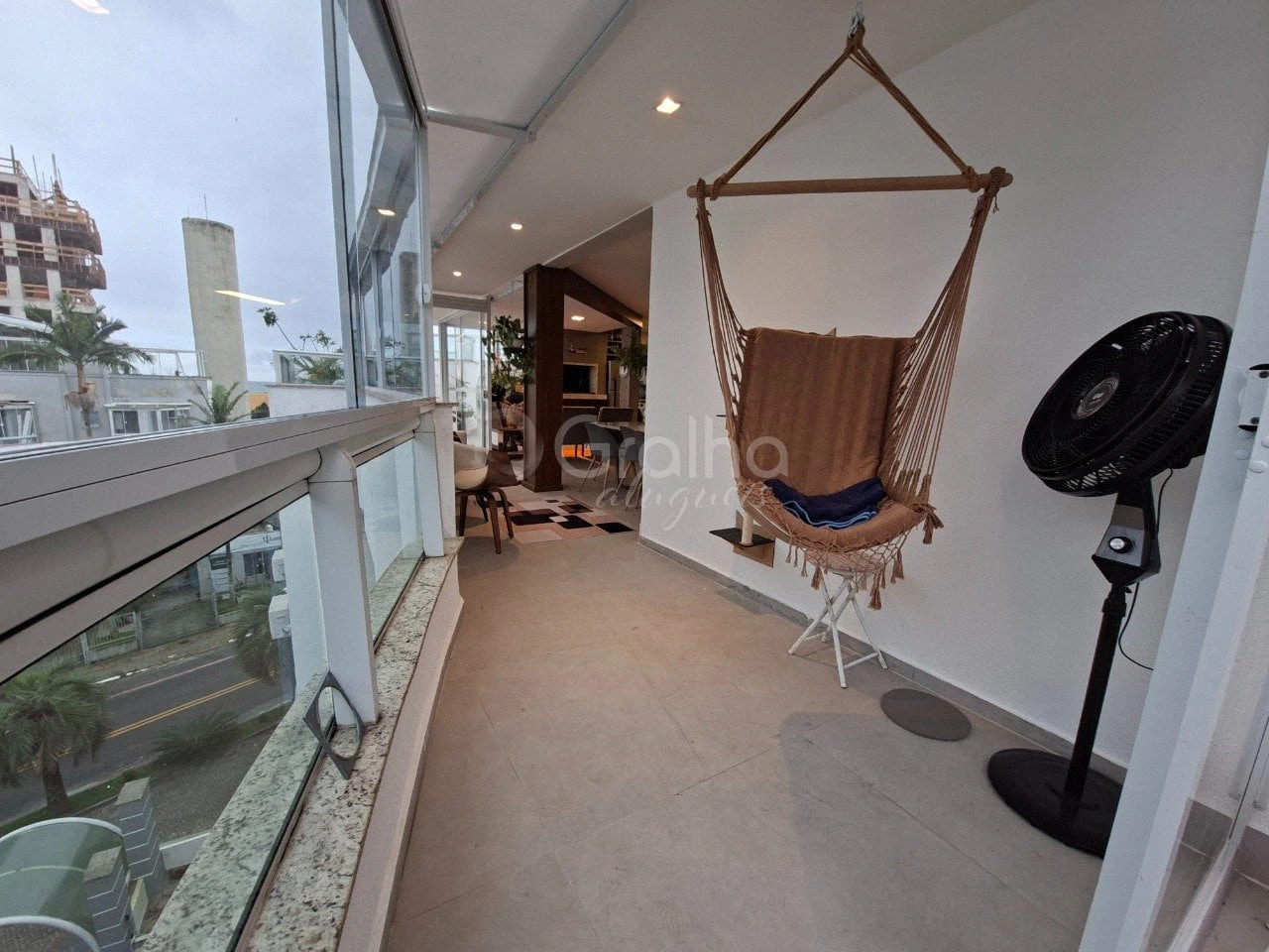 Floor-to-ceiling windows in a 3-bedroom apartment, 257 m² — photo 9