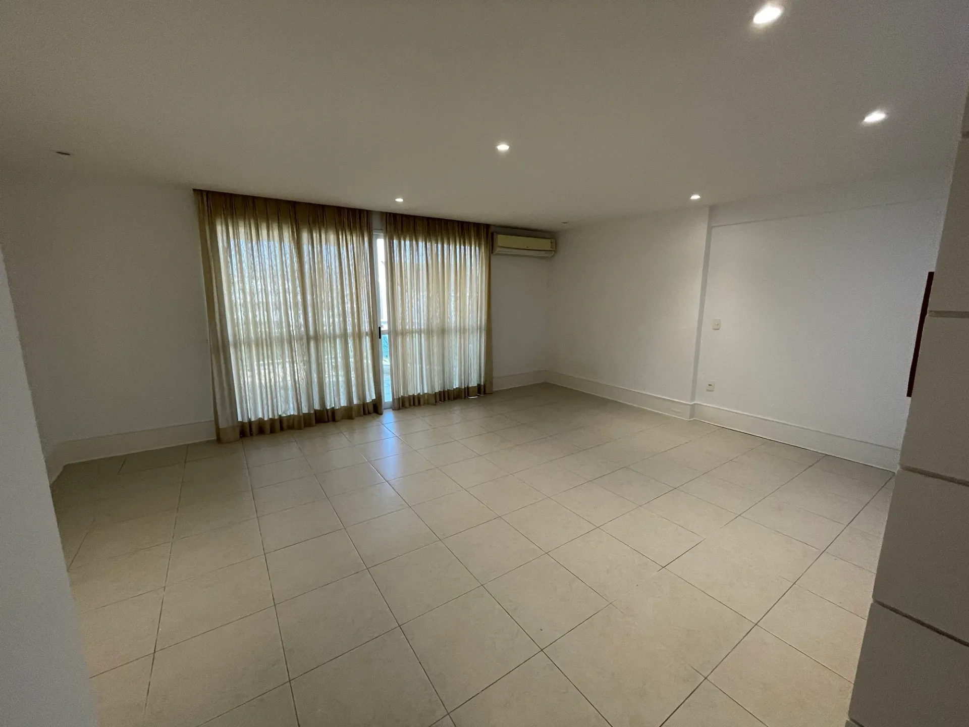Cobertura com 4 quartos e cozinha com fogão a gás — photo 35