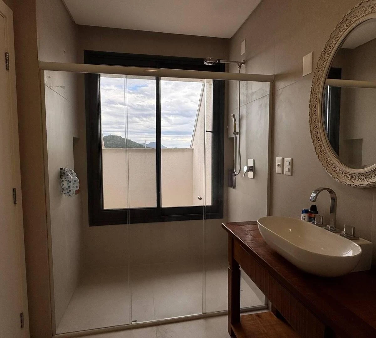 Departamento de 4 dormitorios con ventanales de piso a techo — photo 45
