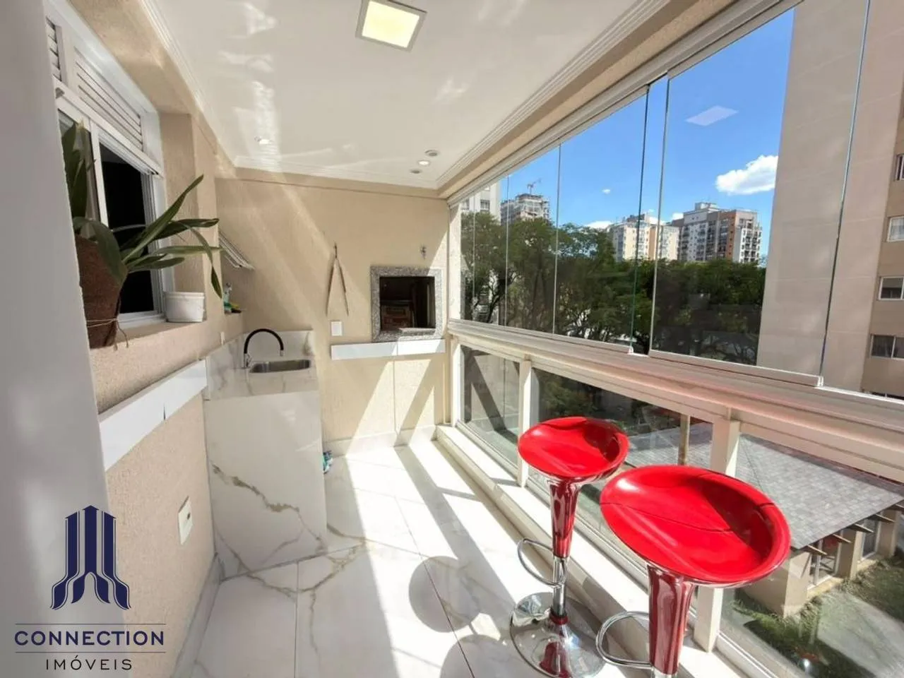 Apartment on the 3rd floor with a glass-enclosed balcony — photo 11