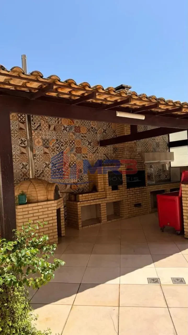 Balcony with a grill in a 2-bedroom apartment, 60 m² — photo 20