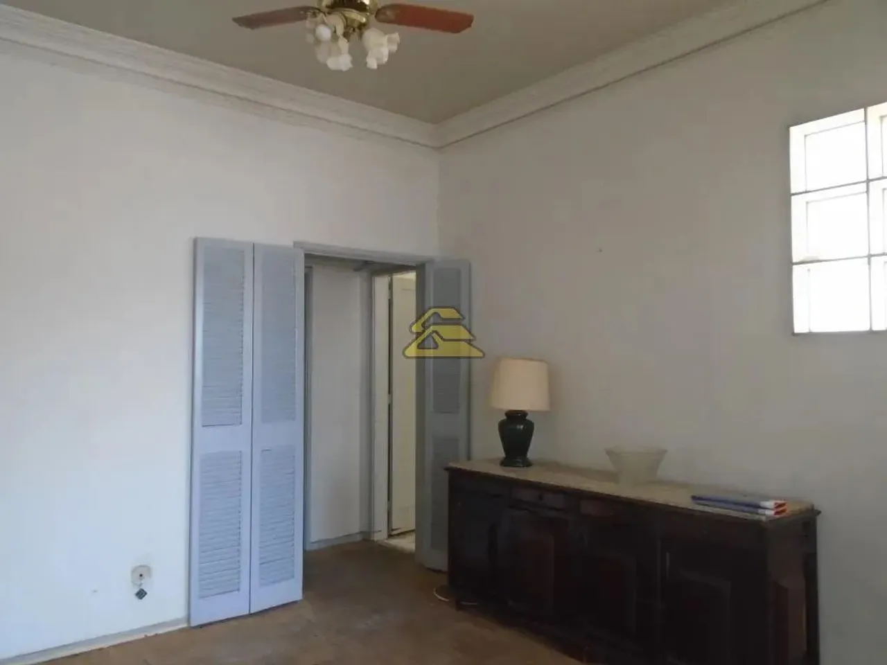 Apartamento de 2 quartos com cozinha separada e fogão a gás — photo 15