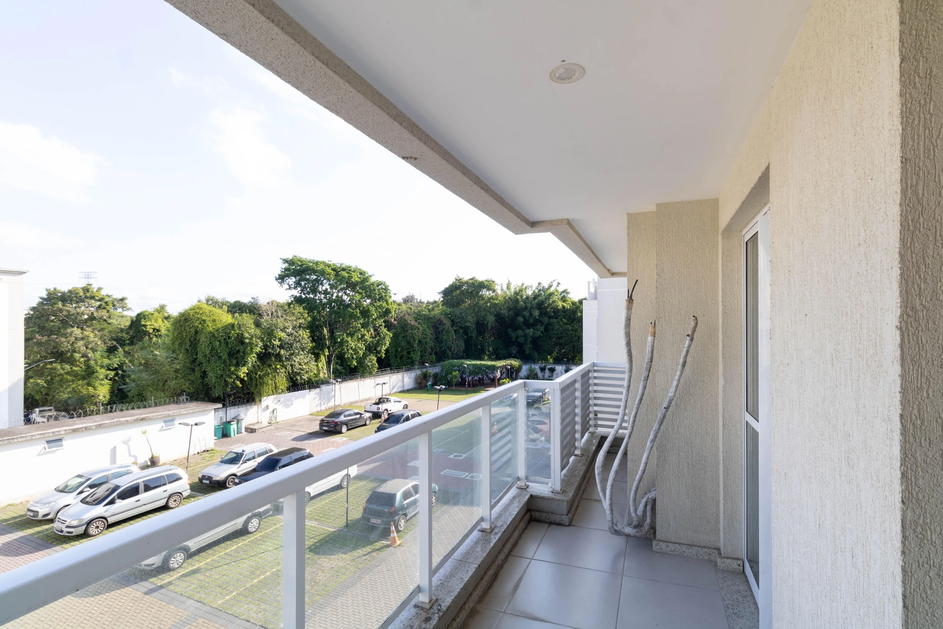Apartamento mobiliado com 3 quartos e varanda envidraçada — photo 3