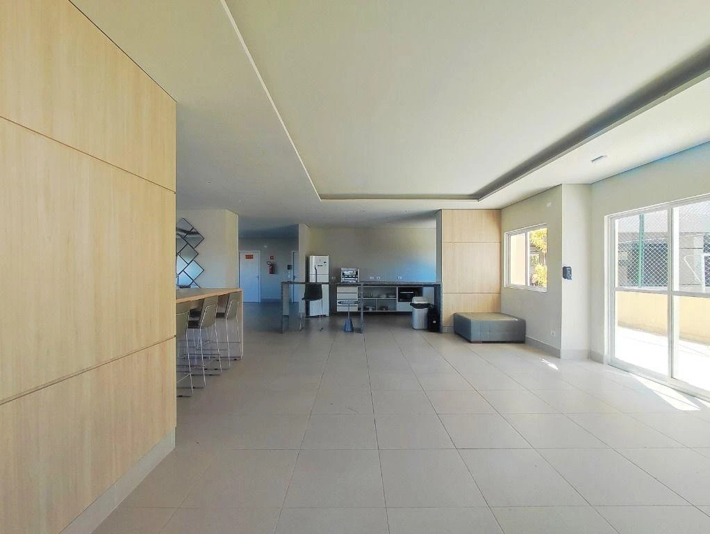 2-bedroom apartment with wood or laminate floors in Curitiba — photo 38