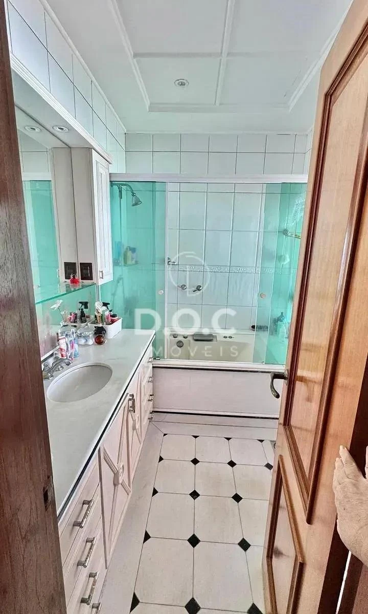 Apartamento de 300 m² com 4 quartos e 3 suítes — photo 12