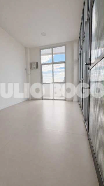 Furnished duplex penthouse with 3 en-suite bedrooms and 180 m² — photo 18