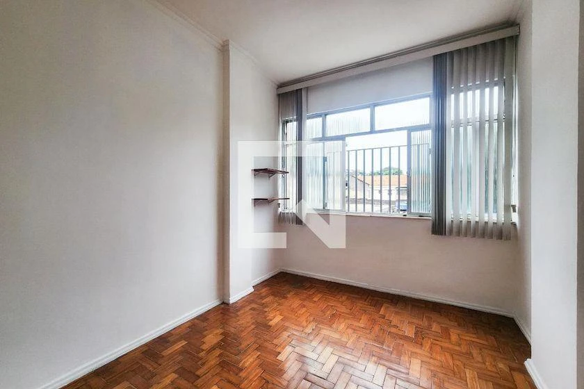 2-bedroom apartment with a bathtub — photo 18