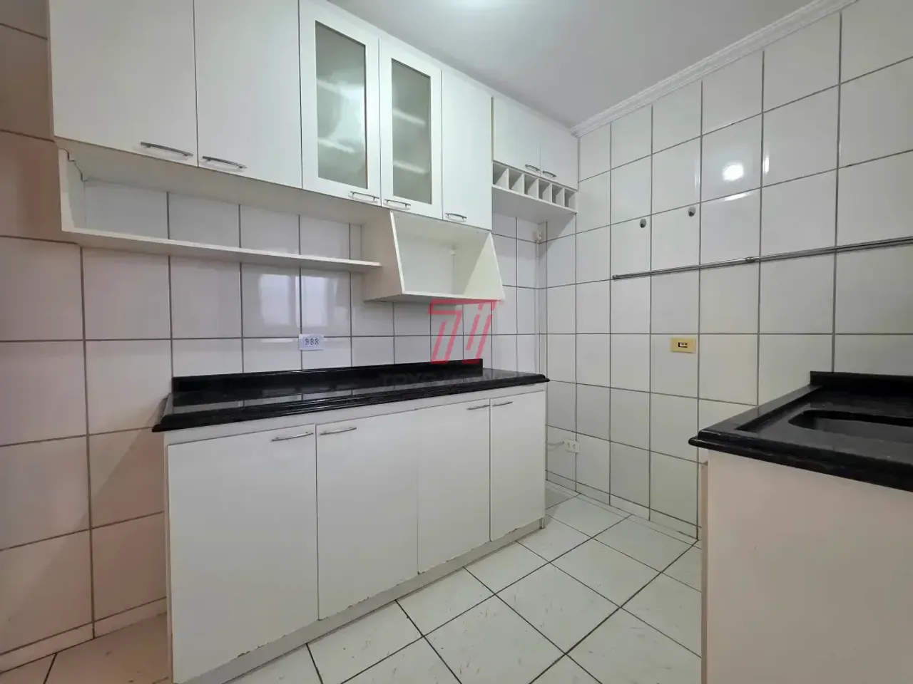 71 m² apartment with 2 bedrooms and wood floors — photo 13