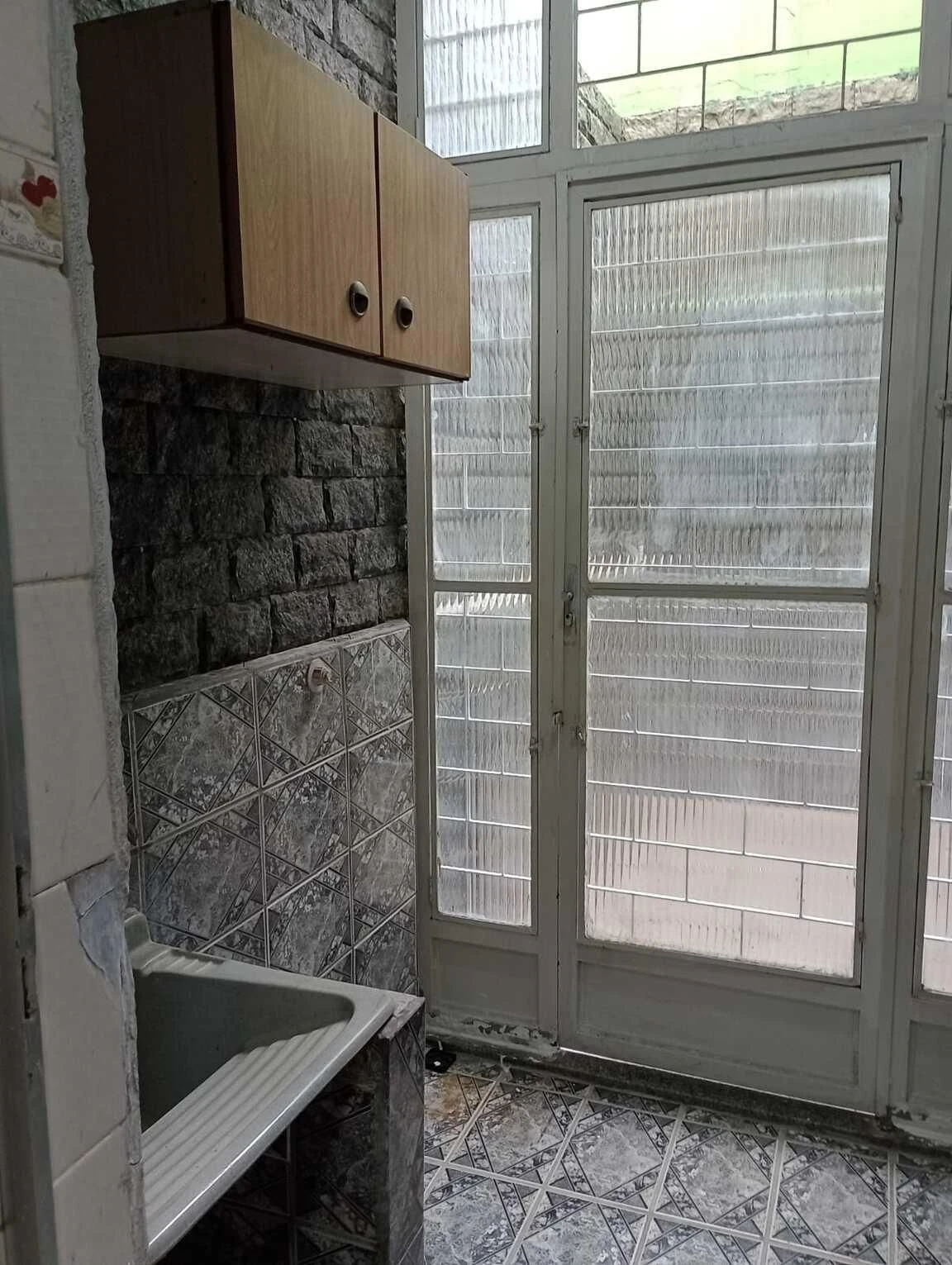 Unfurnished apartment with 2 bedrooms and 1 bathroom — photo 8