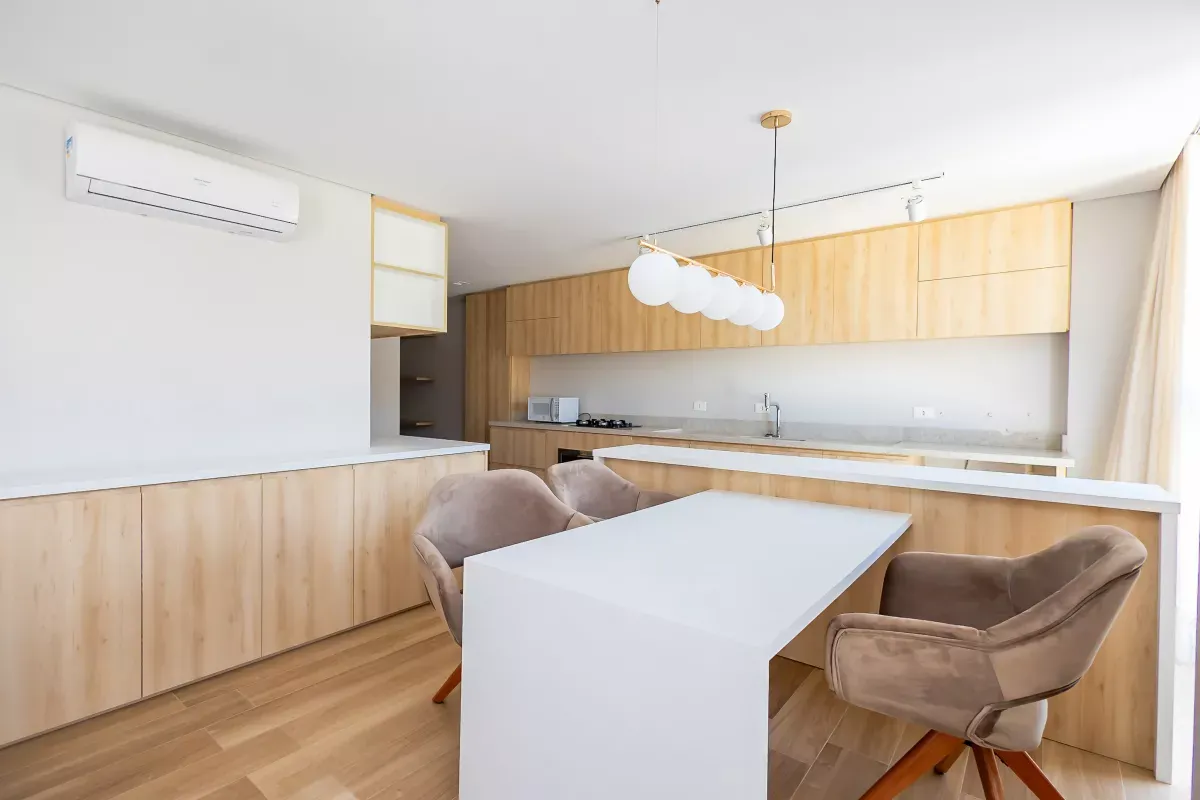 One-bedroom apartment with floor-to-ceiling windows — photo 21