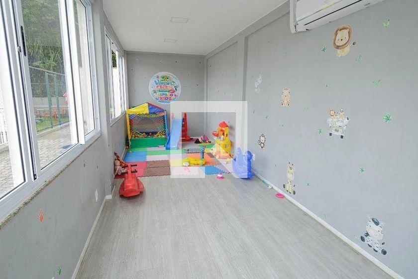 2-bedroom apartment in a building with a gym — photo 15