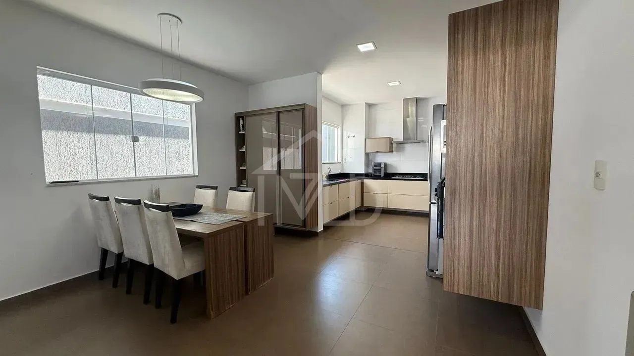 Furnished house with 5 bedrooms and 5 baths, 385 m² — photo 18