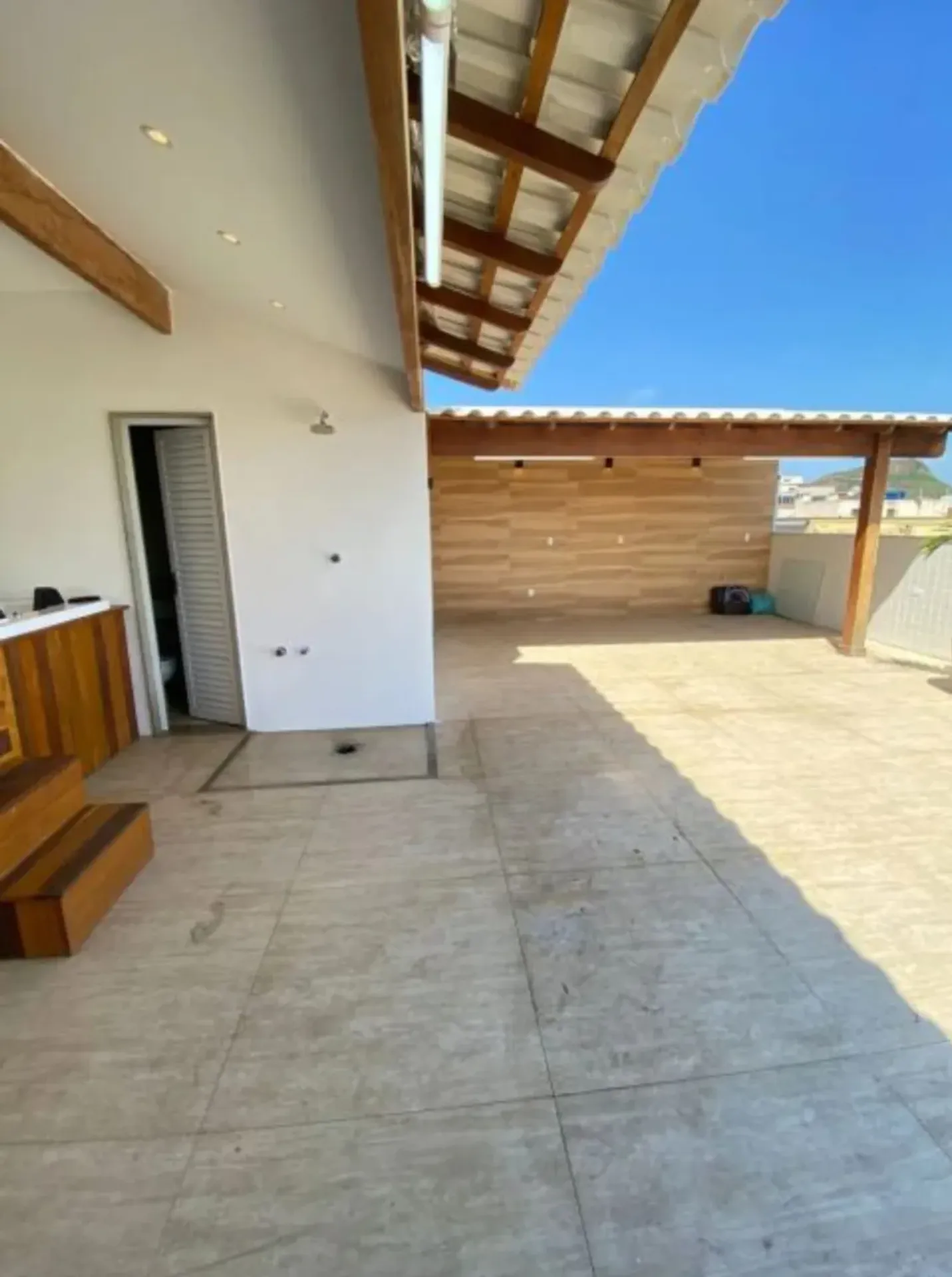 Duplex com 4 quartos, cozinha aberta a gás e 340 m² — photo 42