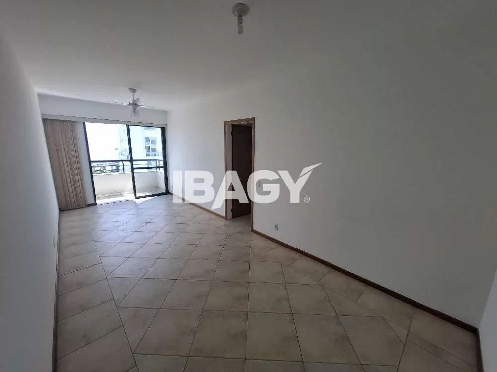 Apartamento de 3 dormitorios con balcón y 1 plaza — photo 2