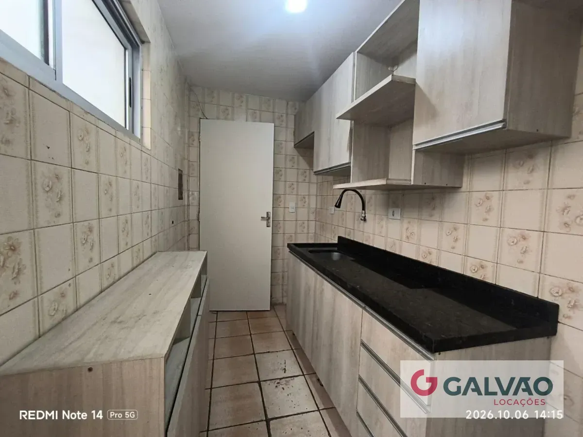 Apartment, 51 m², with wood or laminate floors — photo 2
