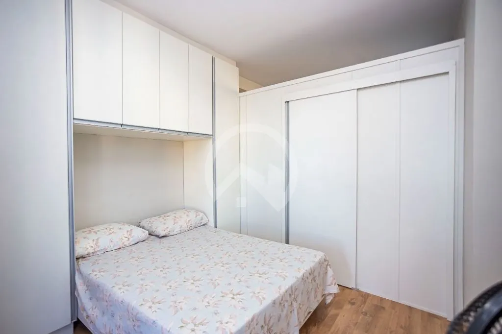 Furnished 1-bedroom apartment with fitted kitchen cabinets — photo 10