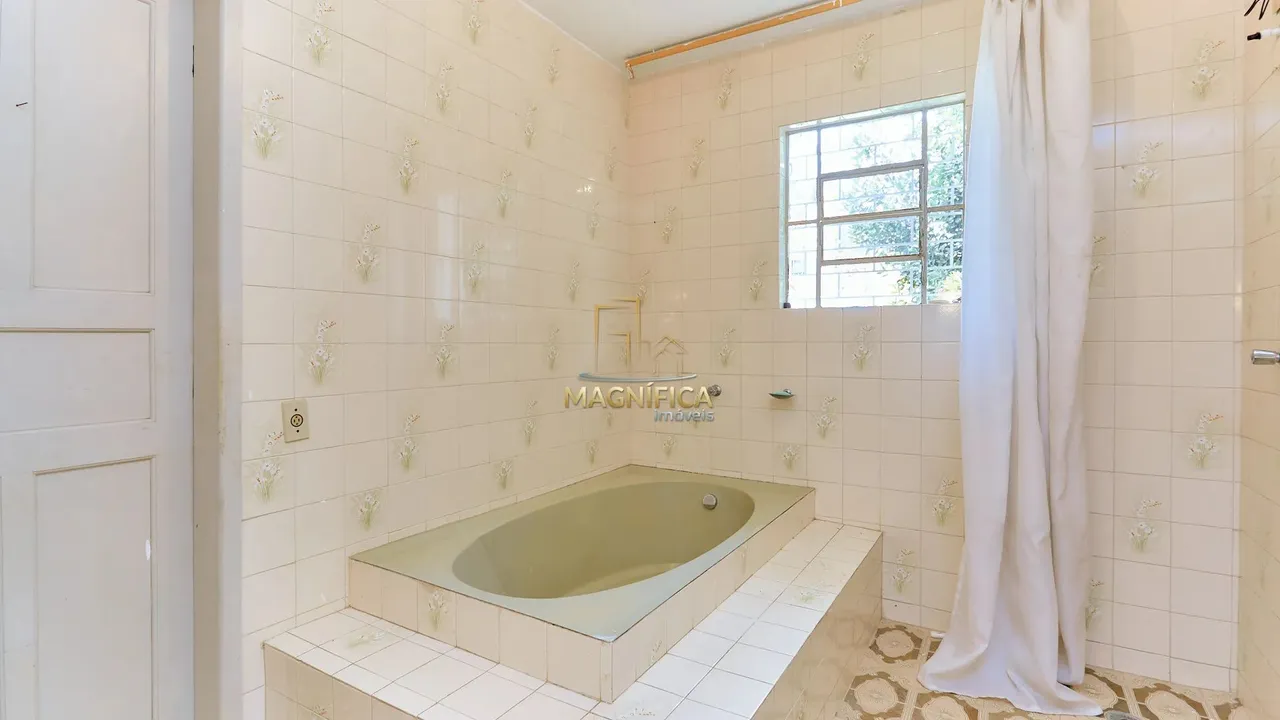 House with 3 bedrooms and a private BBQ area — photo 13