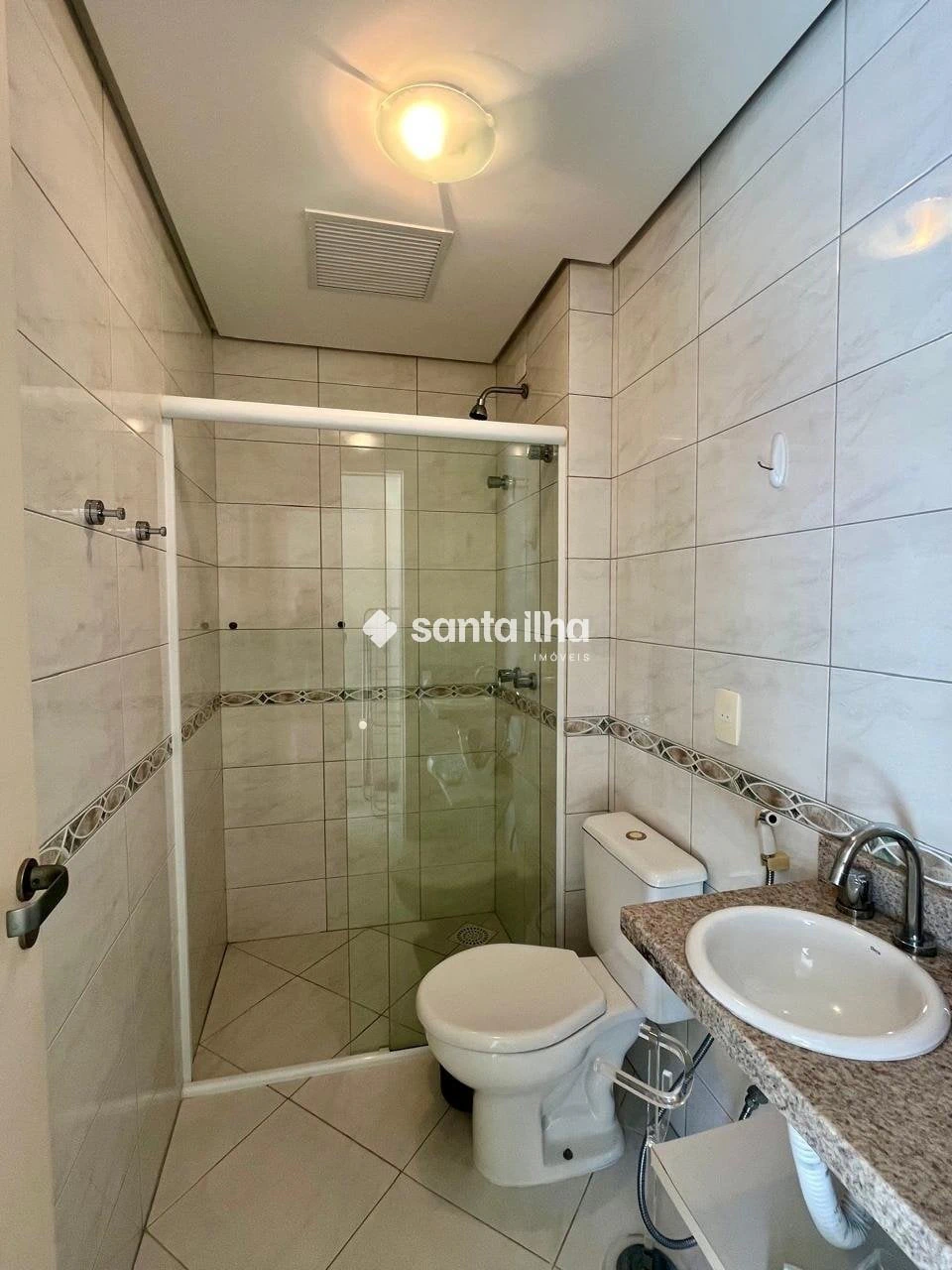2-bedroom apartment with a washing machine in Florianópolis — photo 12