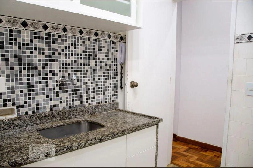 1 quarto e piso de madeira ou laminado: apartamento de 56 m² — photo 3