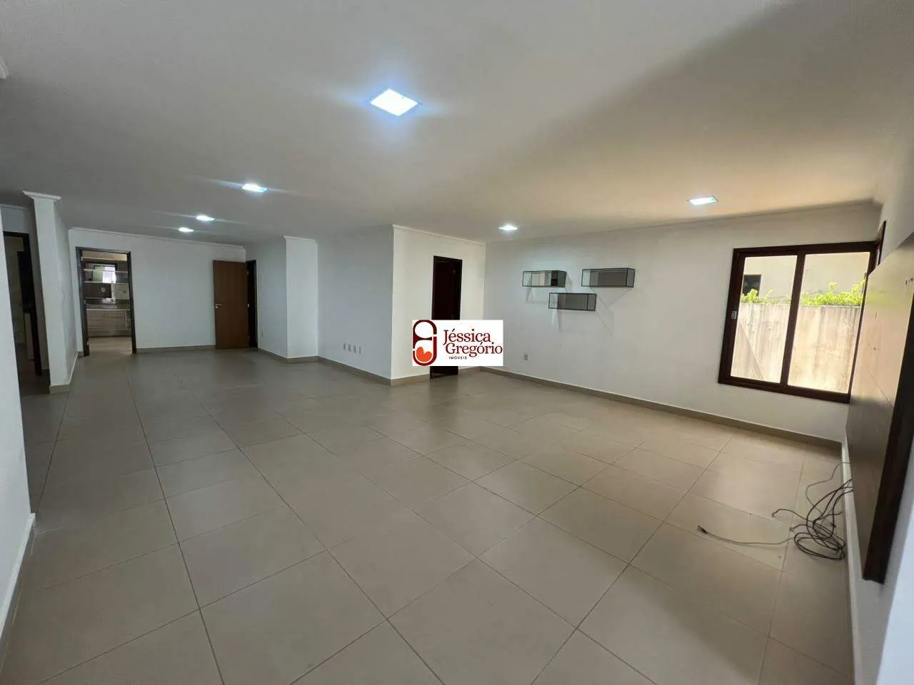 Сад и 4 спальни: дом 240 м² — photo 12