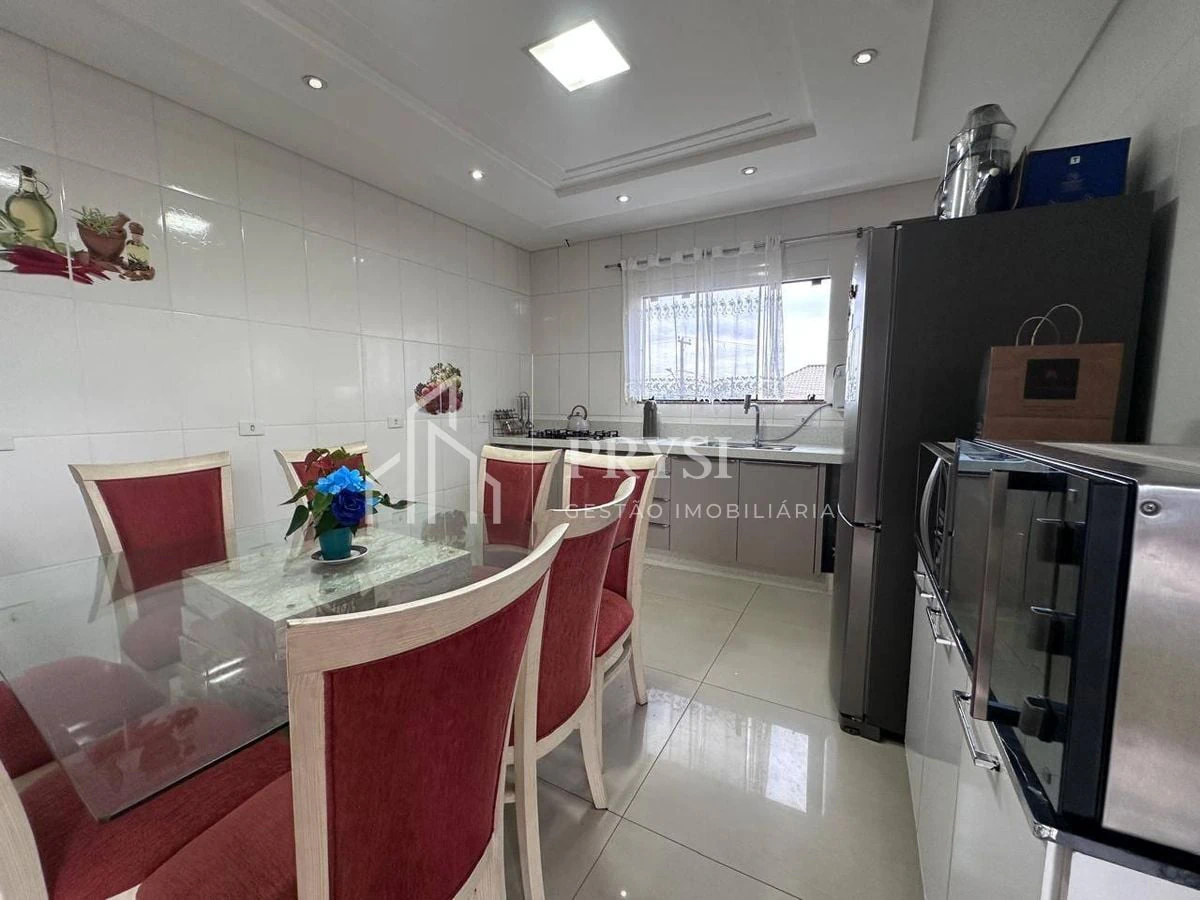 3-bedroom house with a washing machine in Curitiba — photo 4