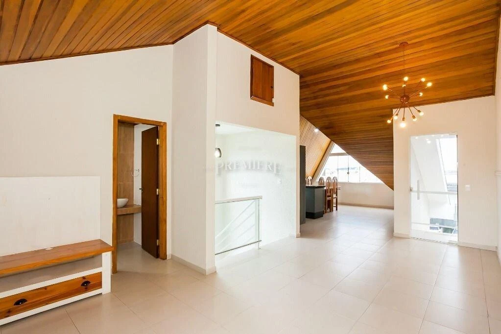 4-bedroom house with a walk-in closet in Curitiba — photo 5