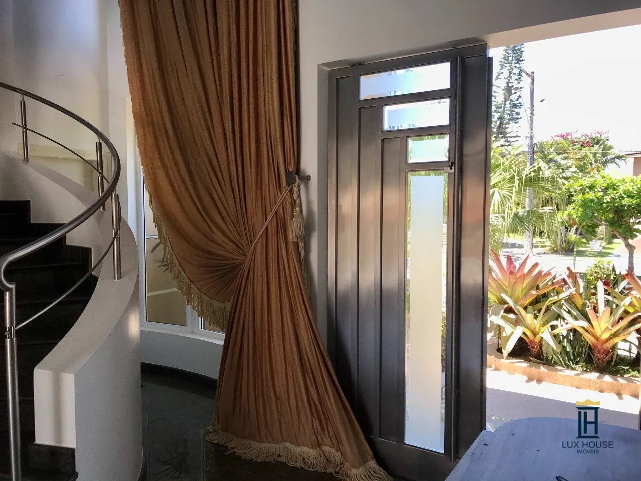 Casa com 6 dormitórios e 5 suítes com fogão a gás — photo 38