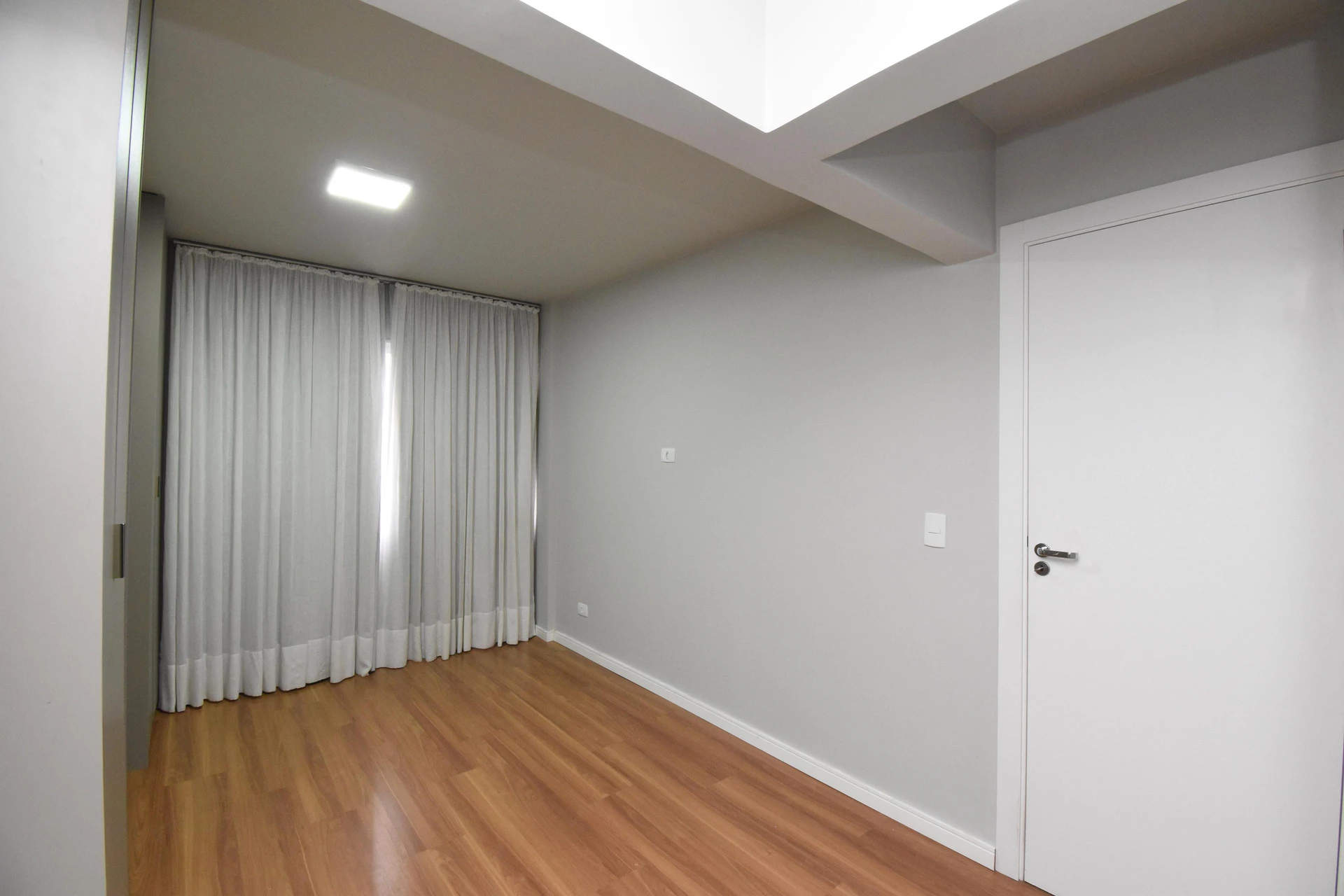 Apartamento de 2 quartos em condomínio com academia — photo 26