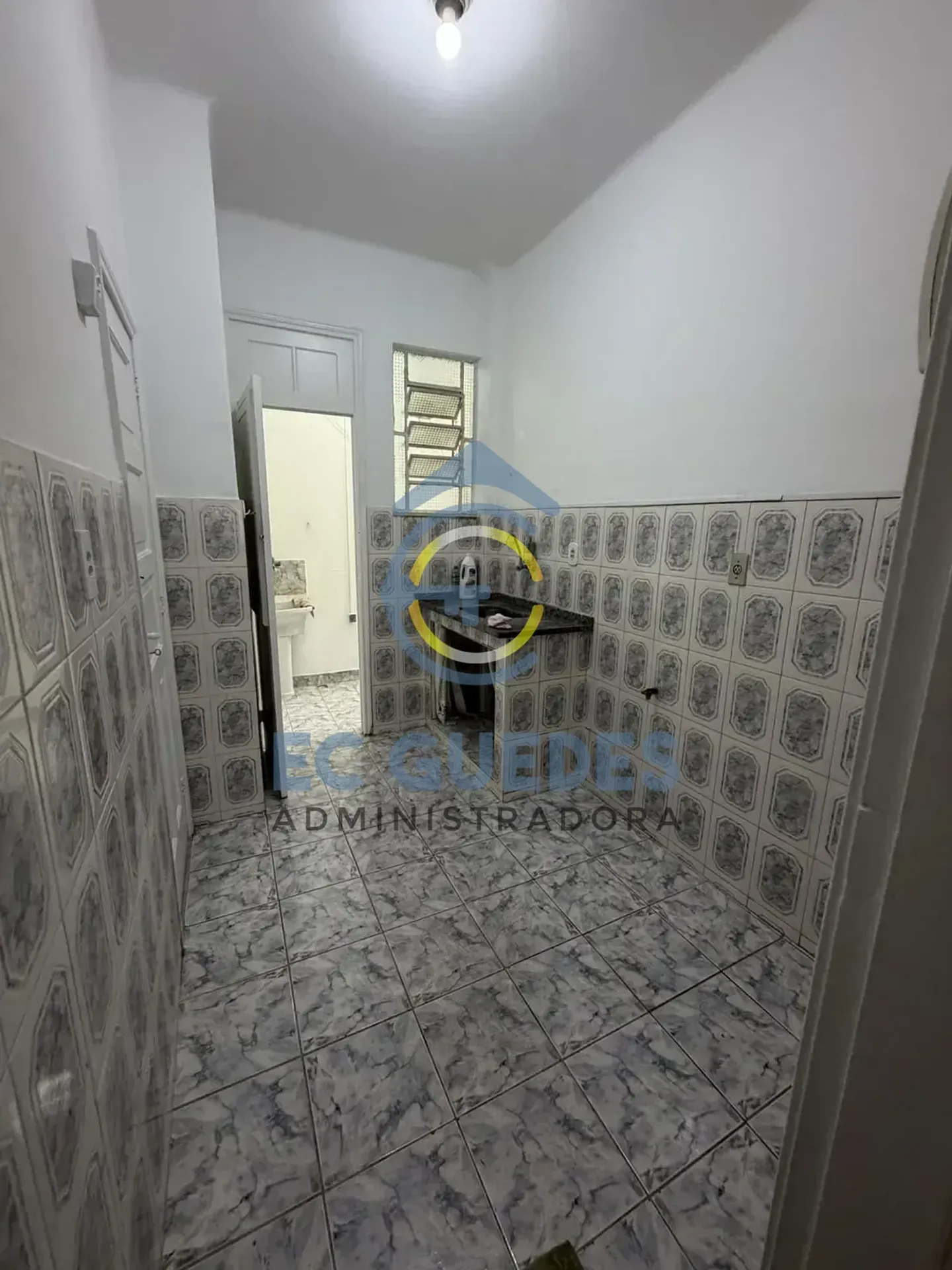 Деревянный пол или ламинат и 2 спальни: квартира 73 м² — photo 10