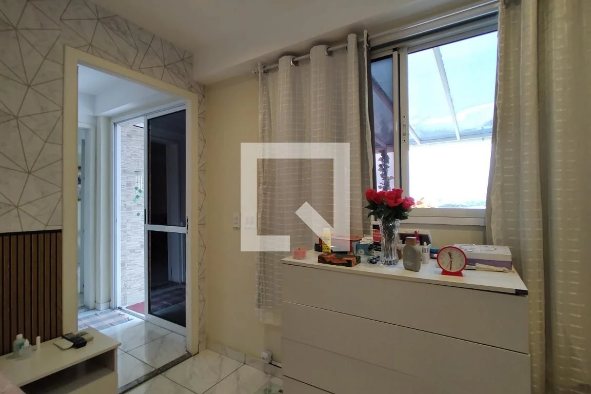 Glass-enclosed balcony in a 3-bedroom apartment, 155 m² — photo 64