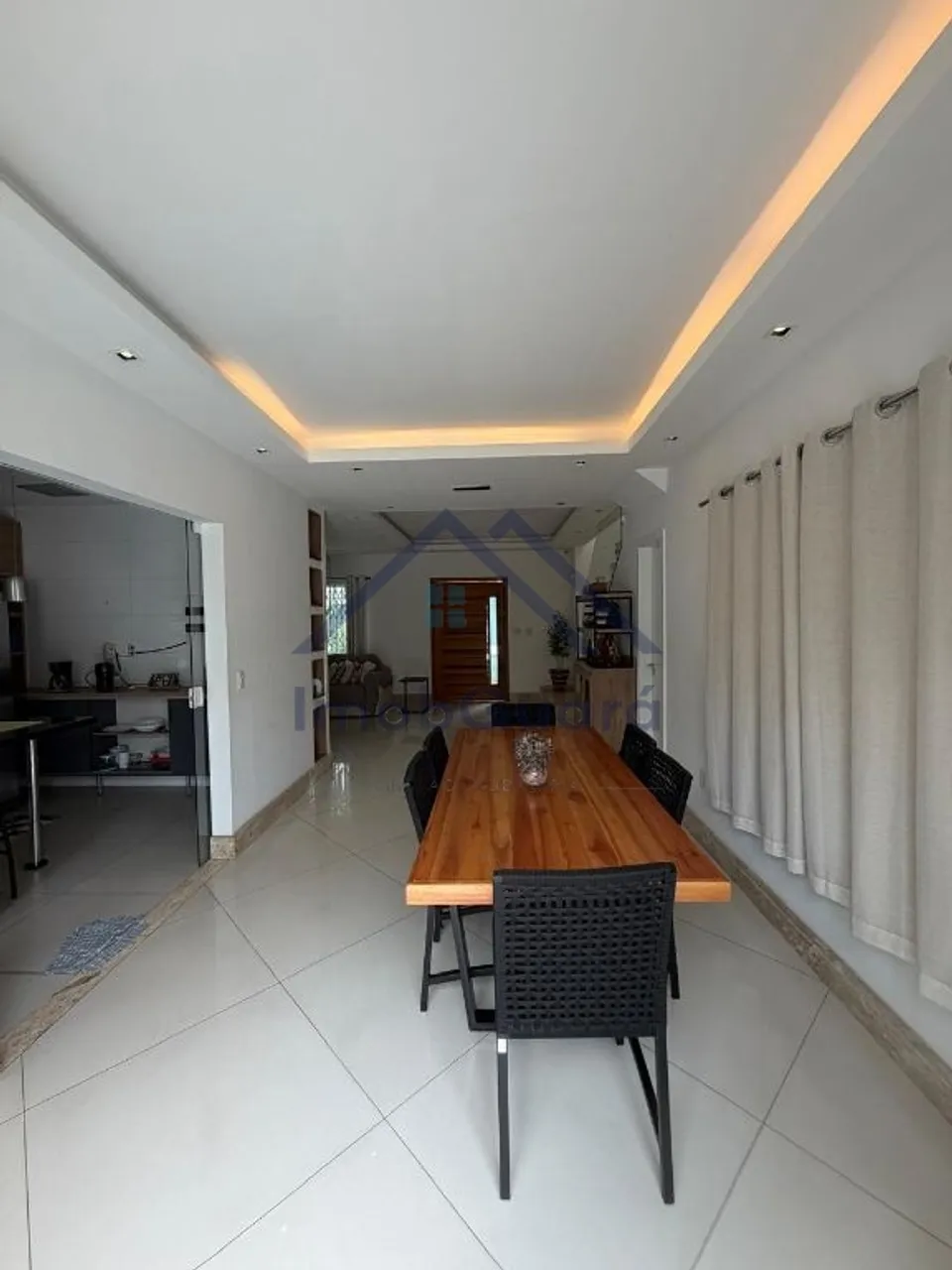 Furnished house with open-plan kitchen and gas stove — photo 9
