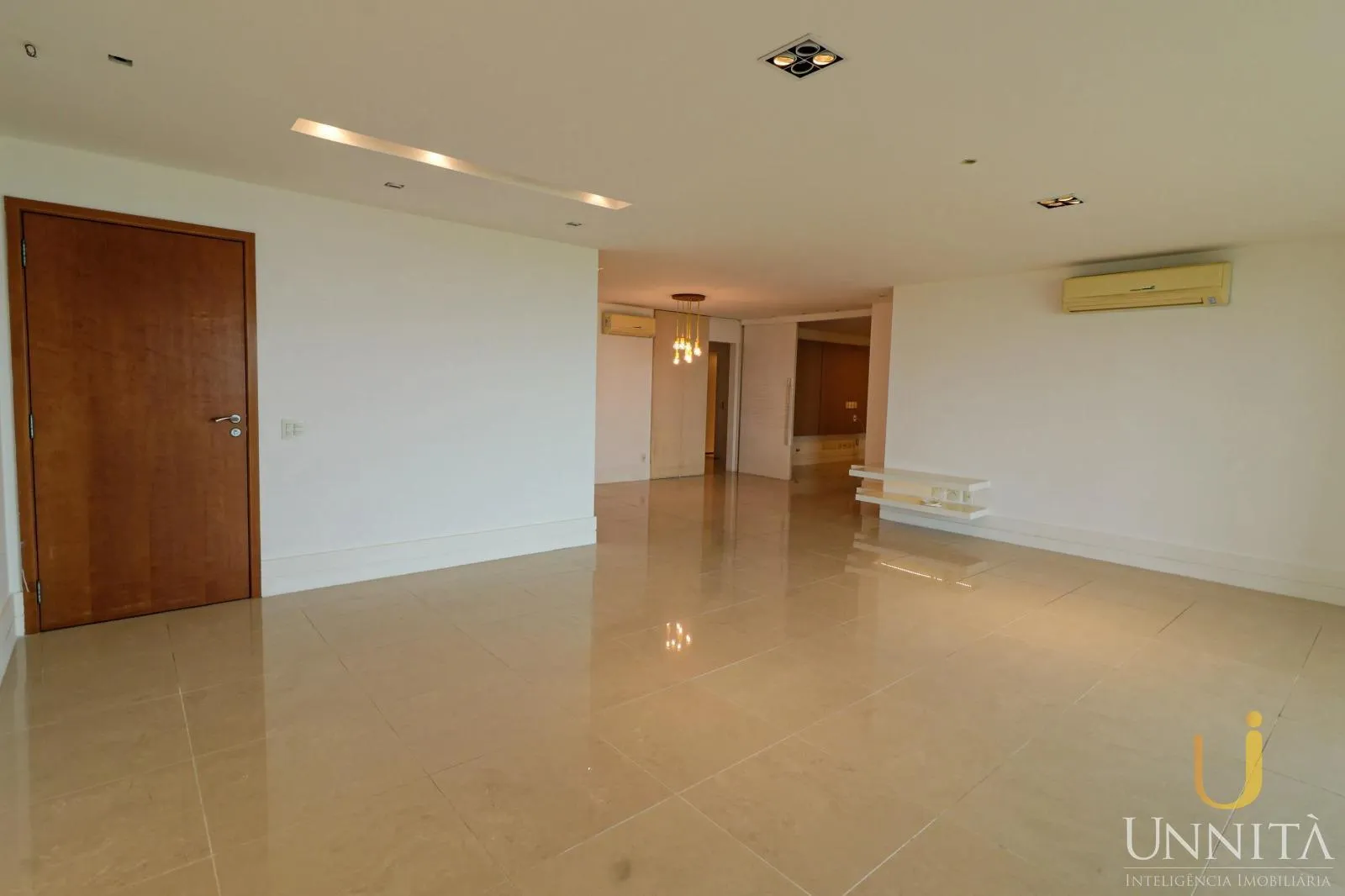 Вид на воду та 5 спалень: квартира 278 м² — photo 24