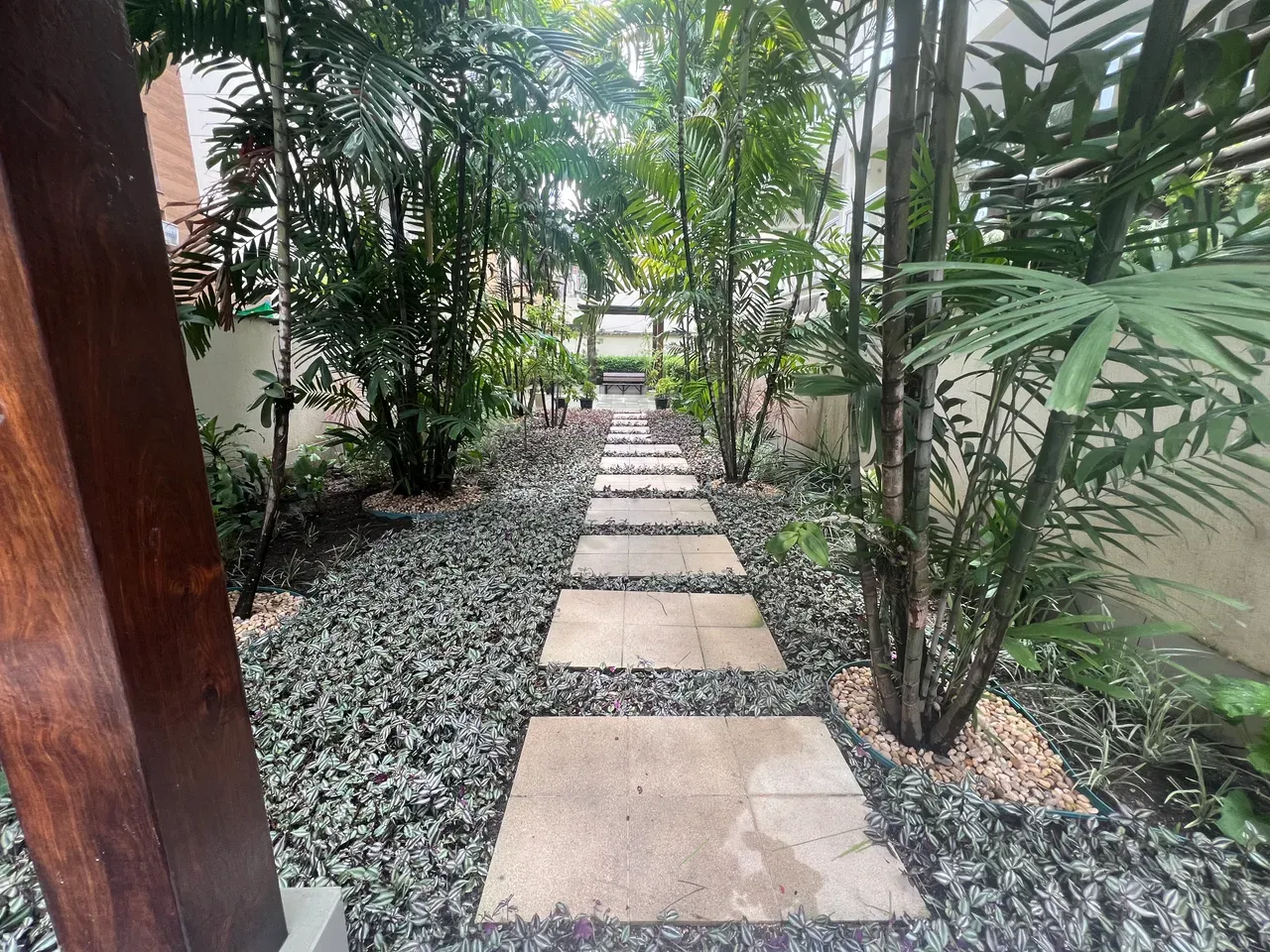 Мебльована квартира 46 м² з 1 спальнею-сюїтом — photo 17