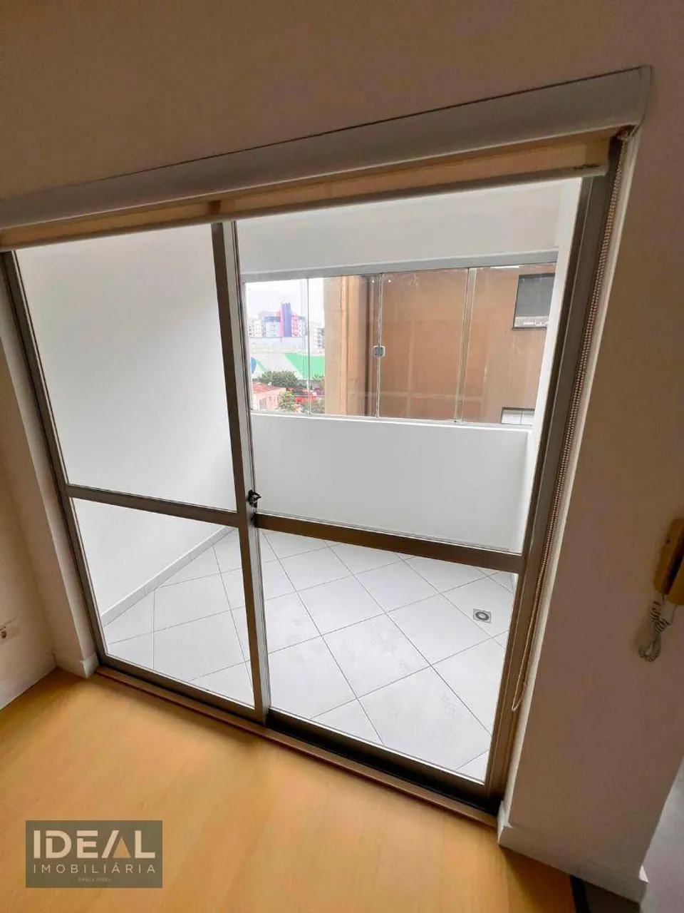 Unfurnished 2-bedroom apartment with a balcony — photo 10