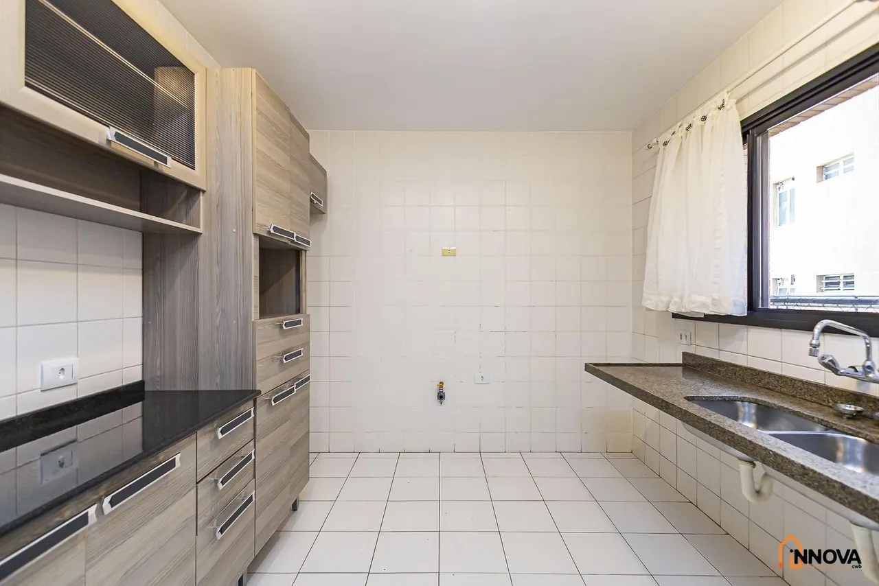 Незмебльована квартира з 3 кімнатами та 187 м² — photo 10
