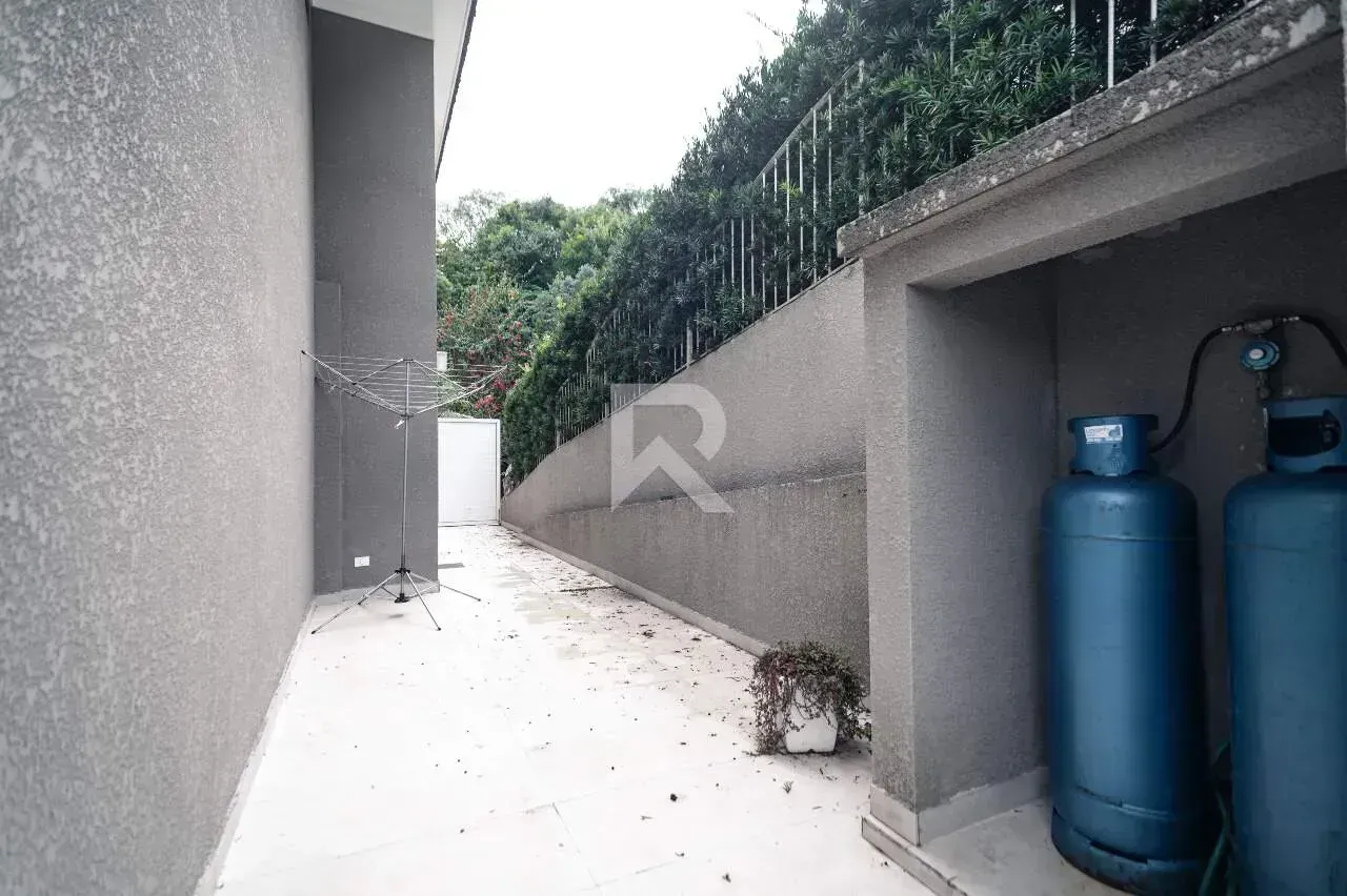 Casa con 4 suites y balcón con parrilla, 464 m² — photo 41