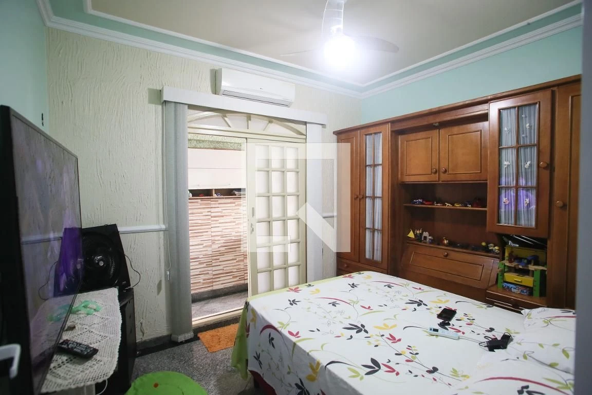5-bedroom house with a bathtub in Rio de Janeiro — photo 17