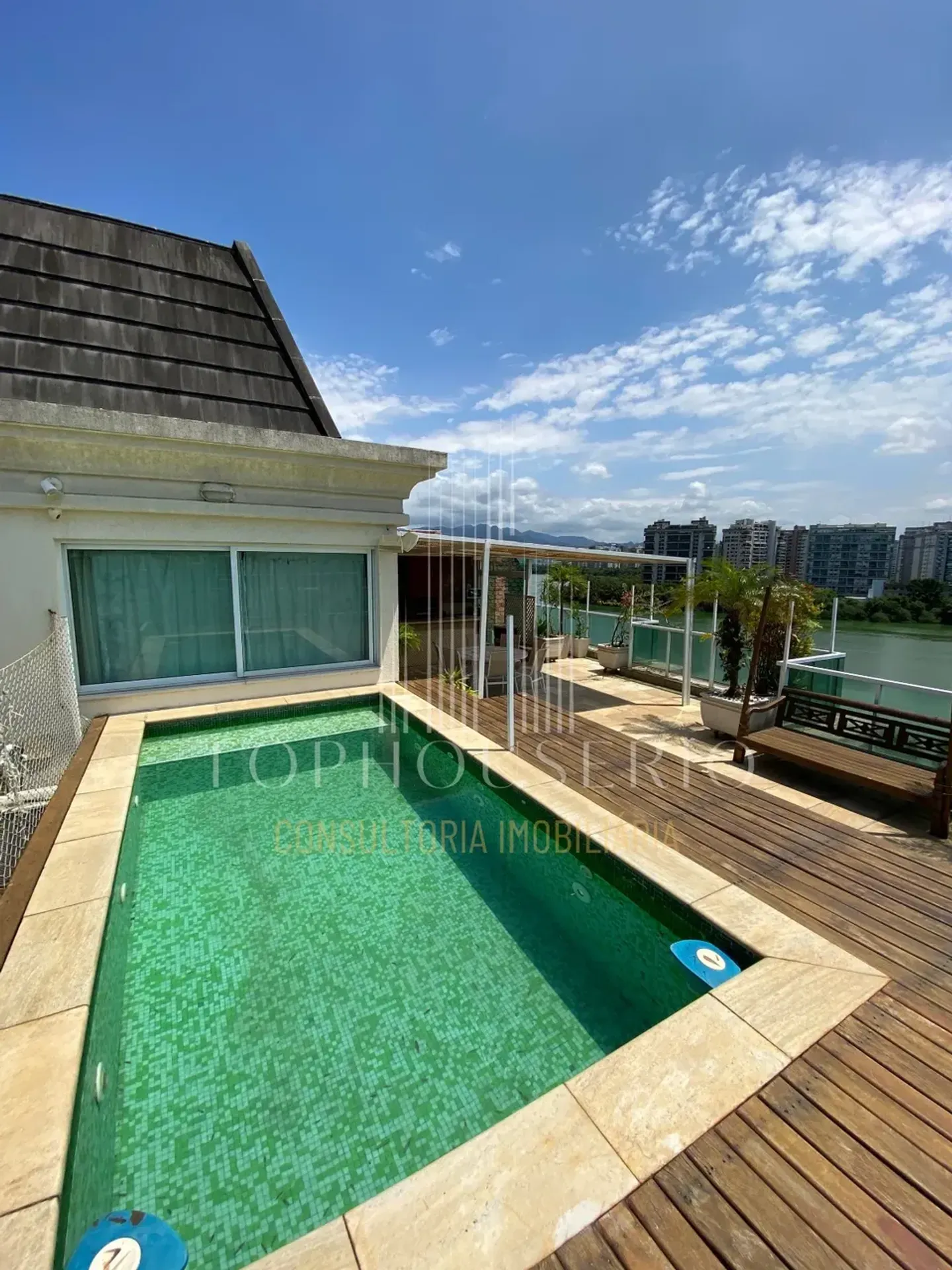 Furnished penthouse with 3 bedrooms and 4 bathrooms — photo 6