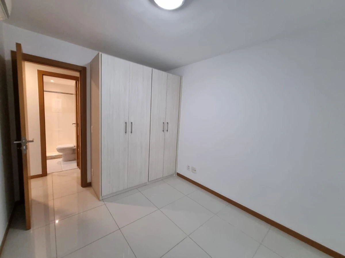 4-bedroom apartment in a building with a sauna — photo 32