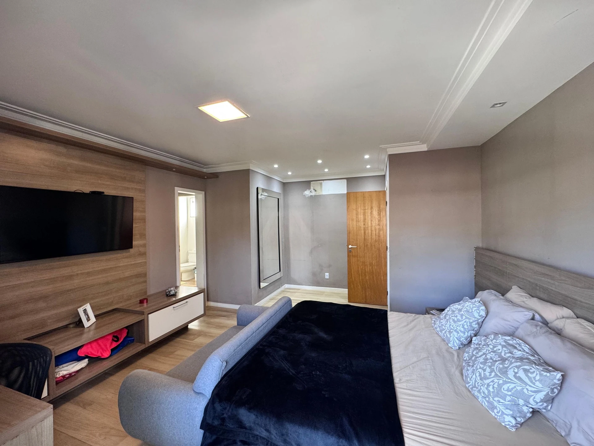 Furnished house with 4 en-suites and 6 bathrooms — photo 18