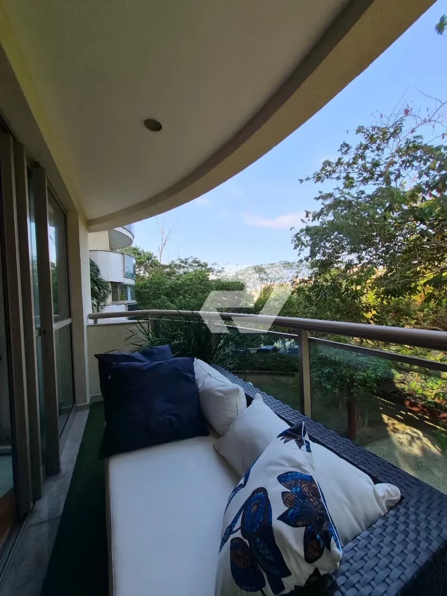 4-bedroom, 5-bath apartment with balcony and 3 parking — photo 52