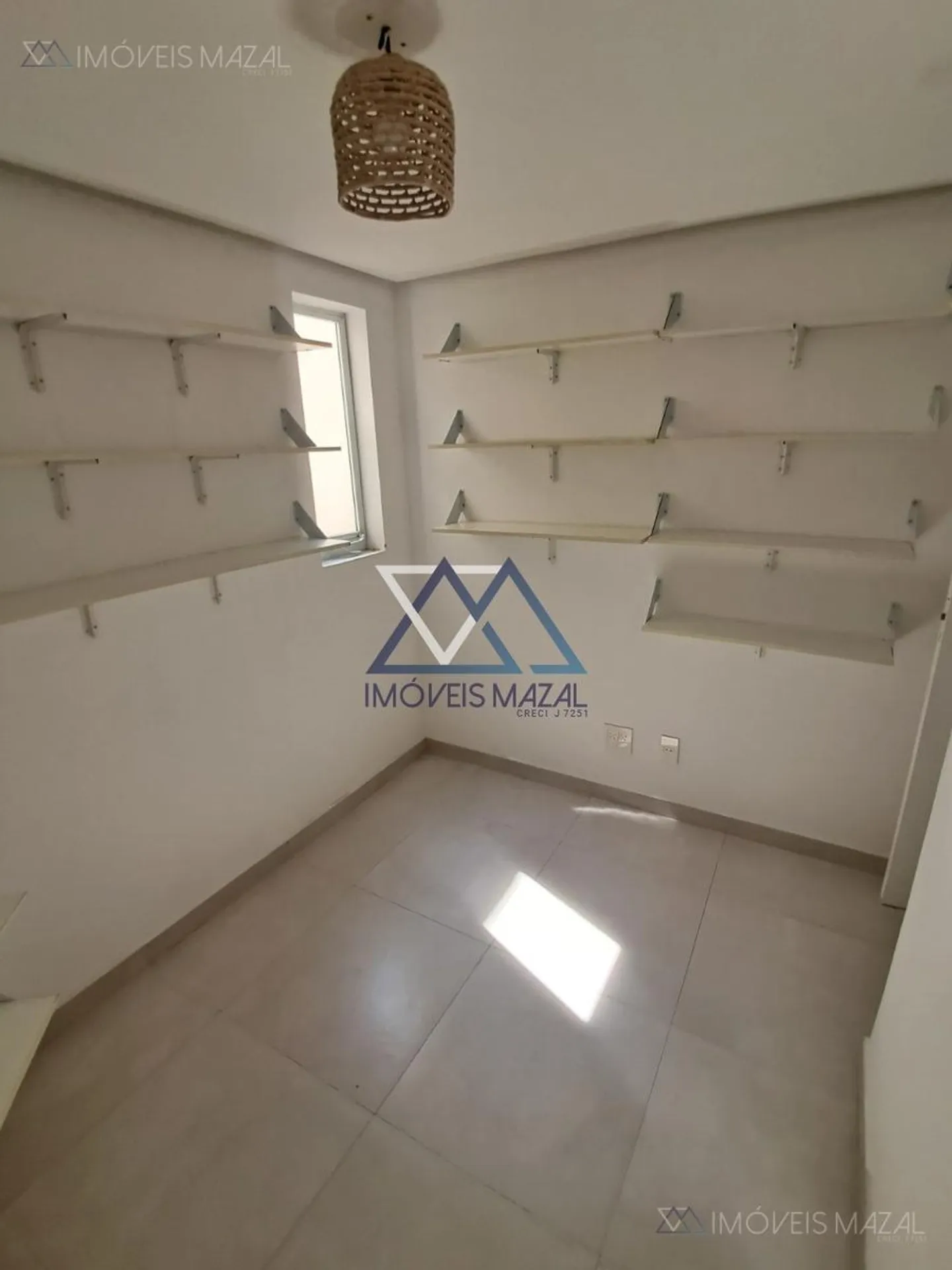 Rental apartment with 3 bedrooms and 4 bathrooms — photo 32